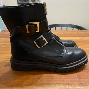 Universal Thread Shiloh Ankle Boots Front
Zip Buckle Strap Women's Size 9.5 EUC